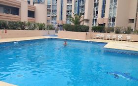 Résidence avec piscine et box, vue sur mer